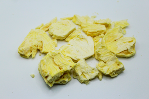 FREEZE-DRIED PINEAPPLE